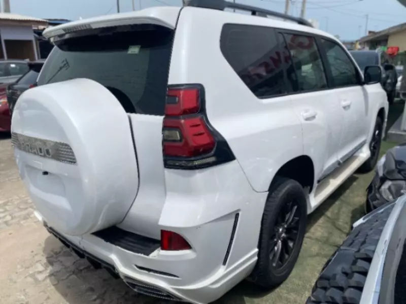 Toyota Landcruiser Prado   - 2013