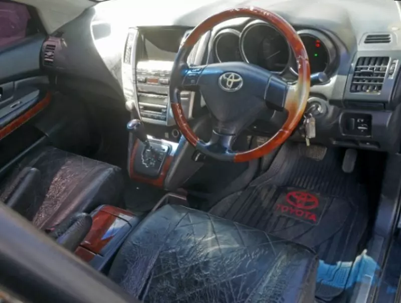 Toyota Harrier   - 2012
