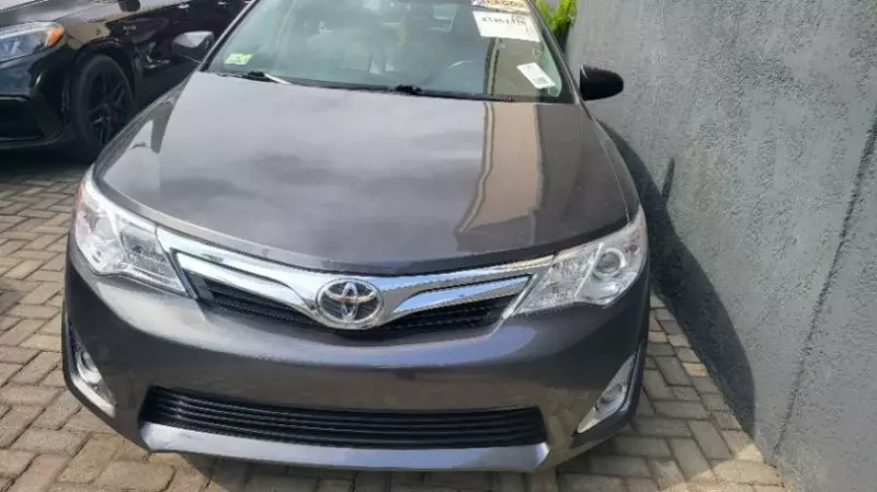 Toyota Camry - 2012
