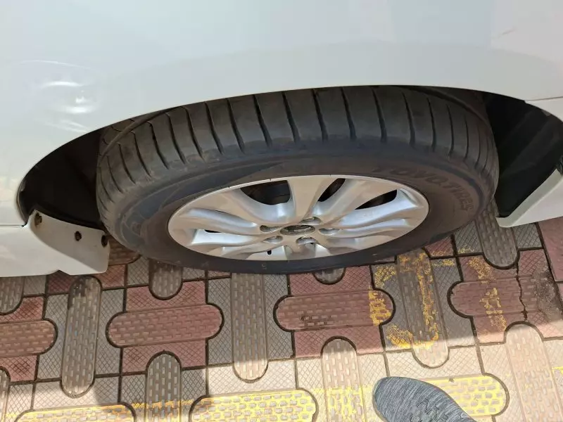 Toyota Noah   - 2012