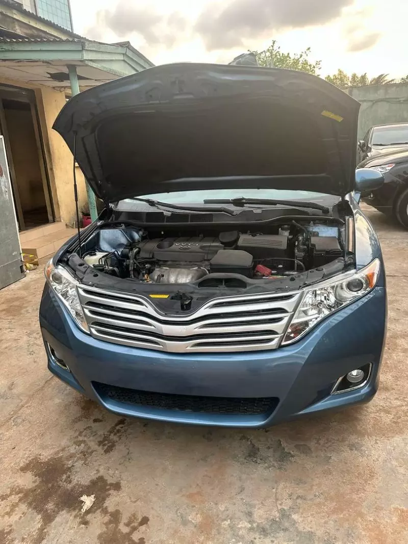 Toyota Venza   - 2011