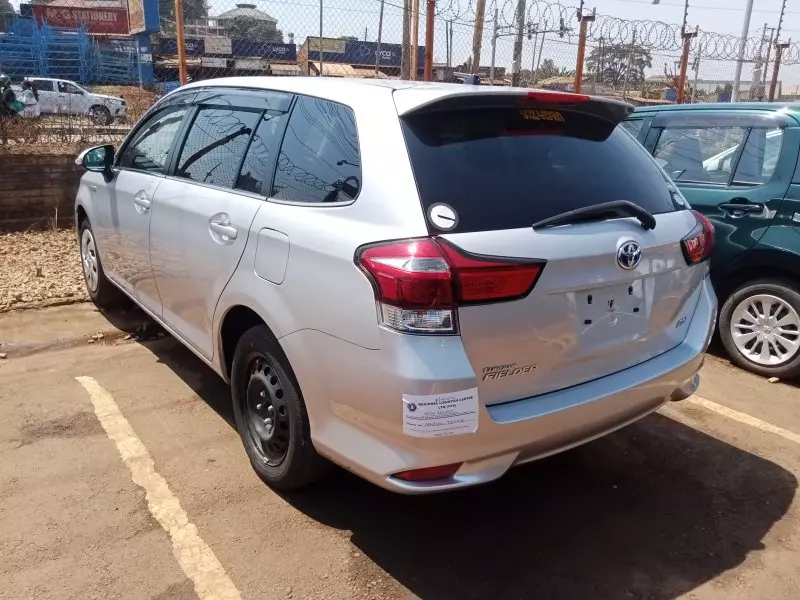 Toyota Fielder hybrid    - 2017