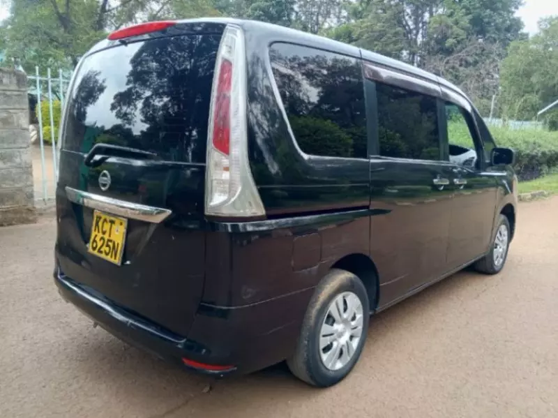 Nissan Serena   - 2016