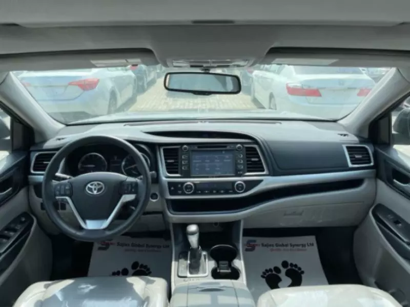 Toyota Highlander   - 2014