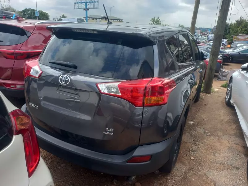 Toyota RAV 4   - 2015