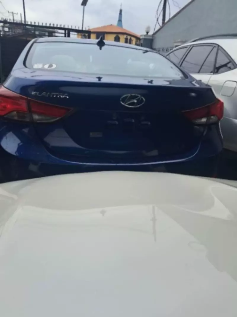 Hyundai Elantra   - 2016