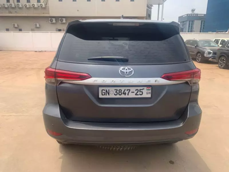 Toyota Fortuner   - 2025