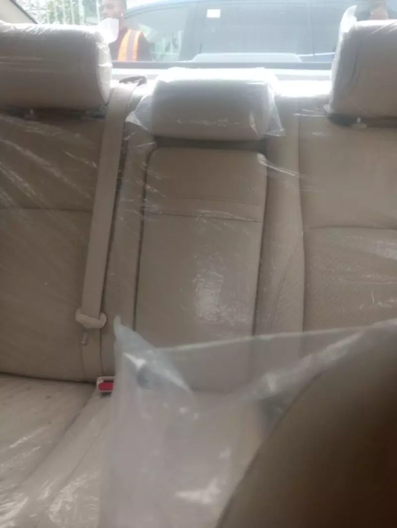 Lexus ES 350   - 2010