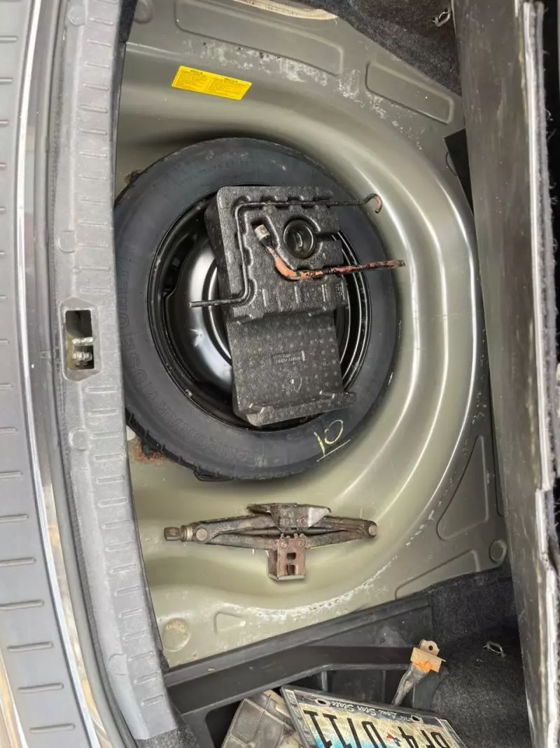 Toyota corolla   - 2010