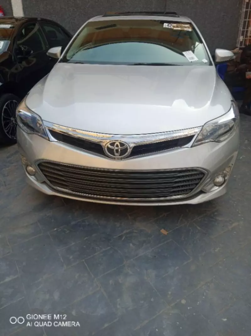 Toyota Avalon   - 2014