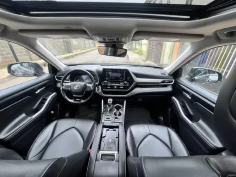 Toyota Highlander   - 2021