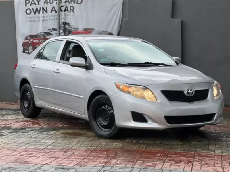 Toyota Corolla   - 2010