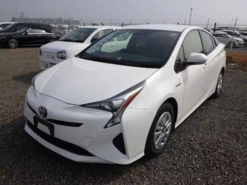Toyota Prius   - 2018