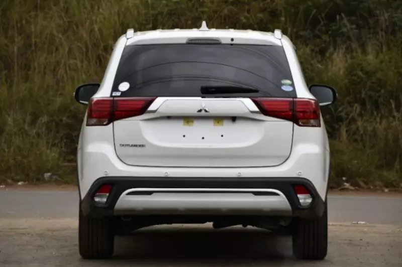 Mitsubishi OUTLANDER   - 2020