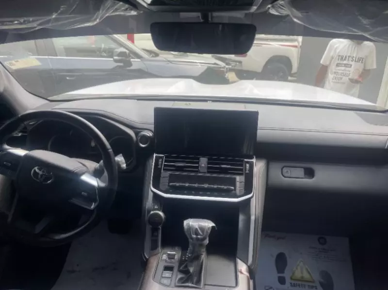 Toyota Land Cruiser   - 2024