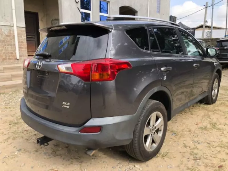 Toyota RAV4   - 2015