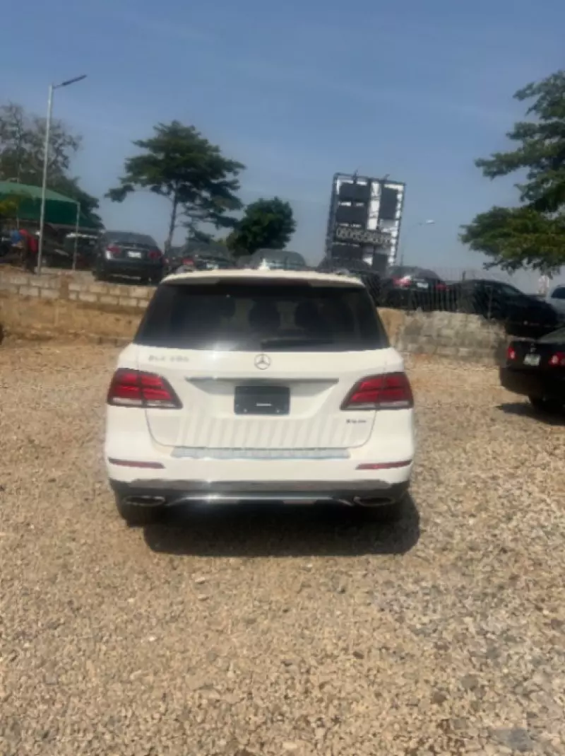 Mercedes-Benz 350   - 2016