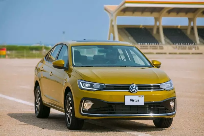 VOLKSWAGEN VIRTUS HIGHLINE   - 2025