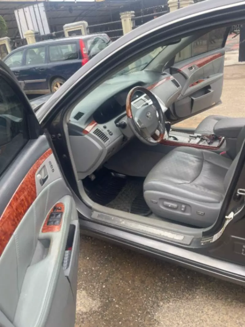 Toyota Avalon   - 2013