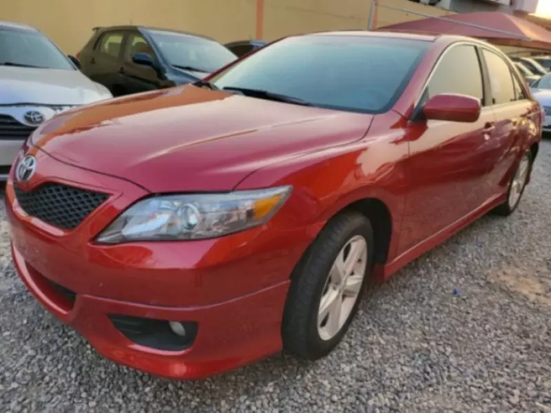 Toyota camry   - 2011