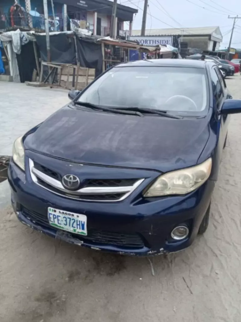 Toyota corolla   - 2013