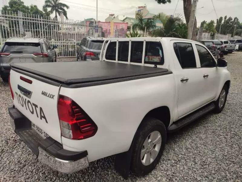 Toyota Hilux   - 2018