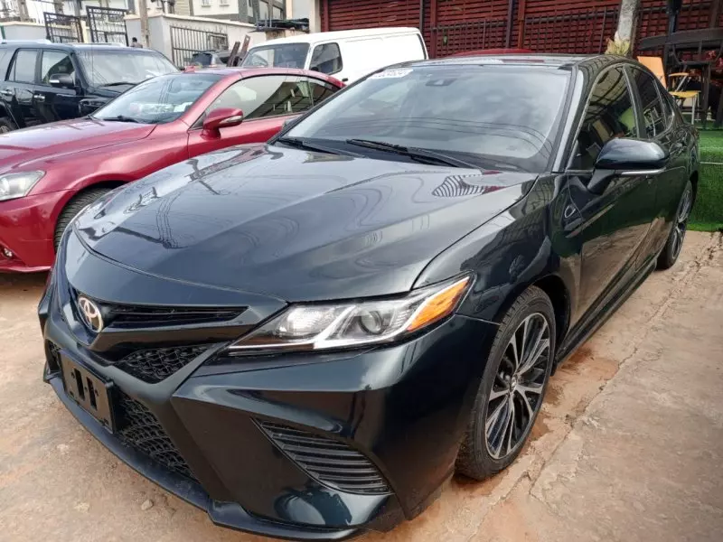 Toyota Camry   - 2018