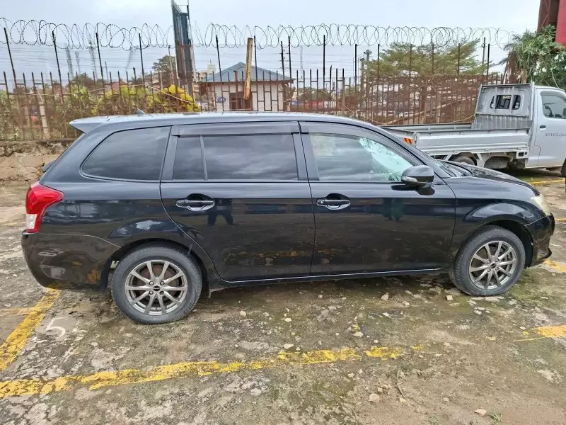 Toyota Fielder - 2012