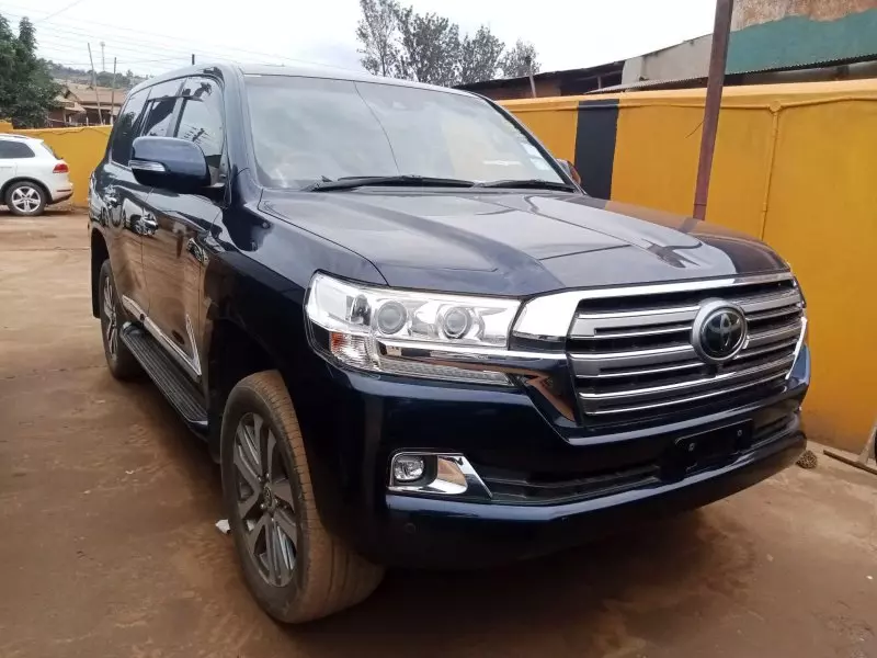 Toyota Landcruiser  V8   - 2016