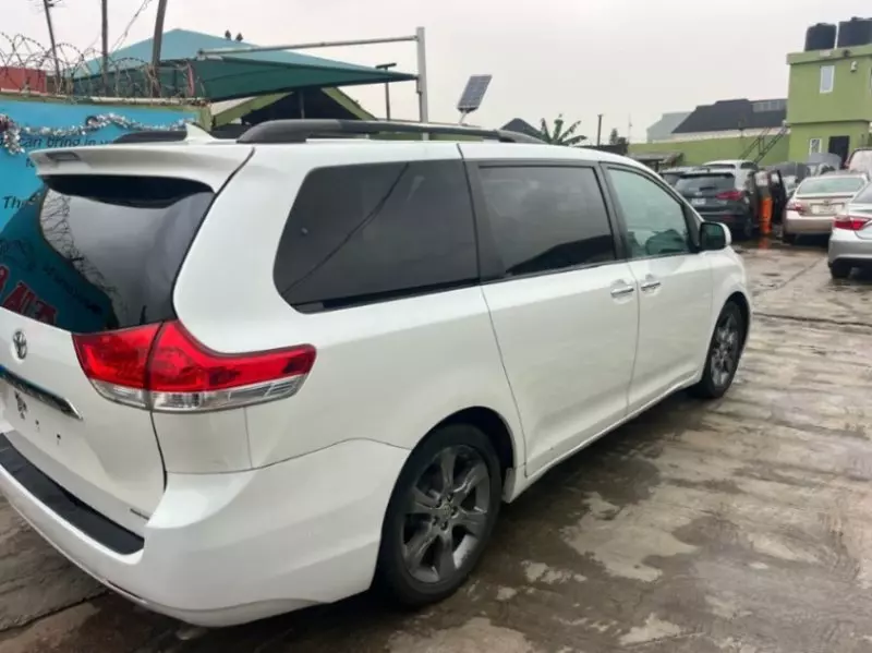 Toyota Sienna