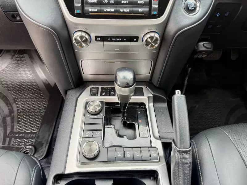 Toyota Landcruiser Sahara   - 2018