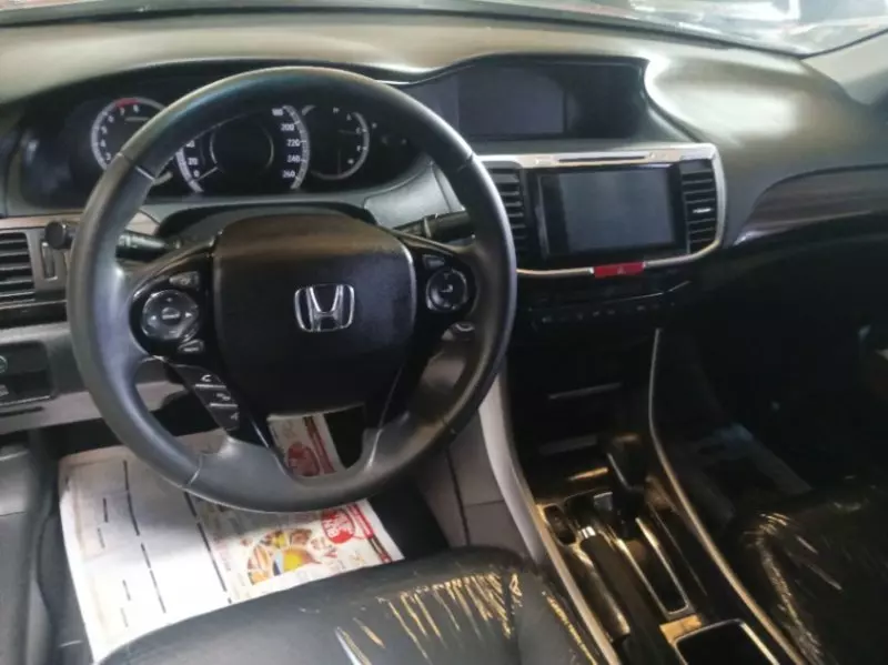 Honda Accord   - 2017