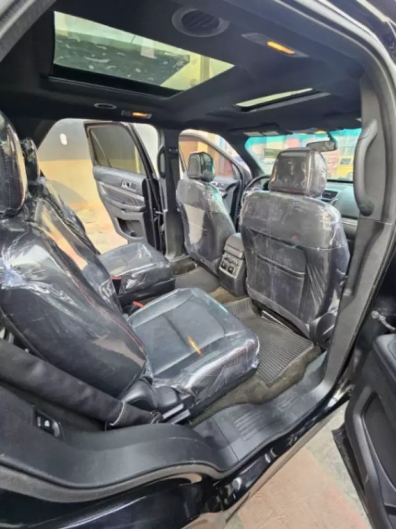 Ford Explorer   - 2016