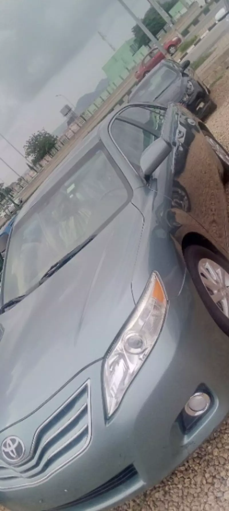 Toyota Camry   - 2010