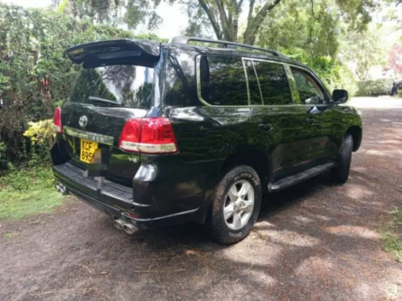 Toyota Land Cruiser V8   - 2008