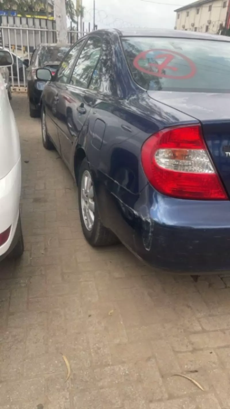 Toyota Camry - 2002