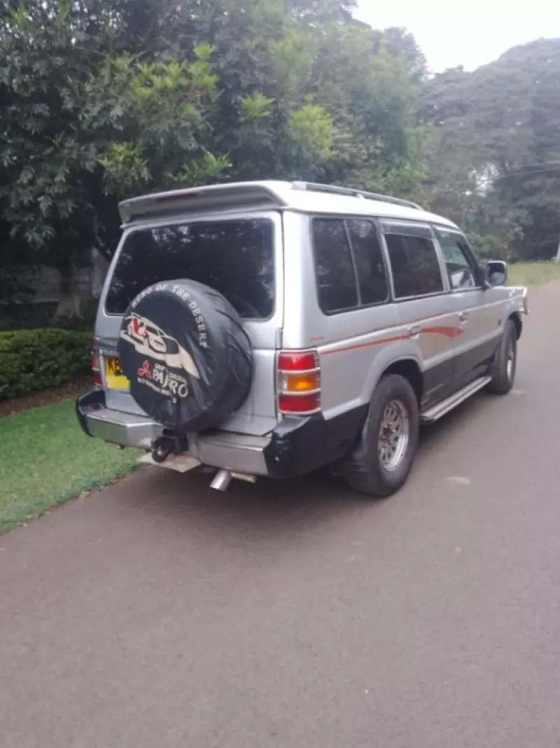 Mitsubishi Pajero   - 2011