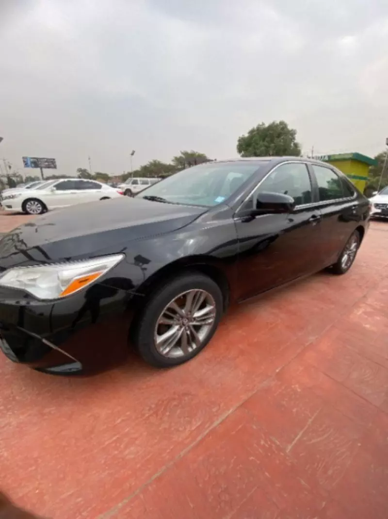 Toyota Camry - 2015