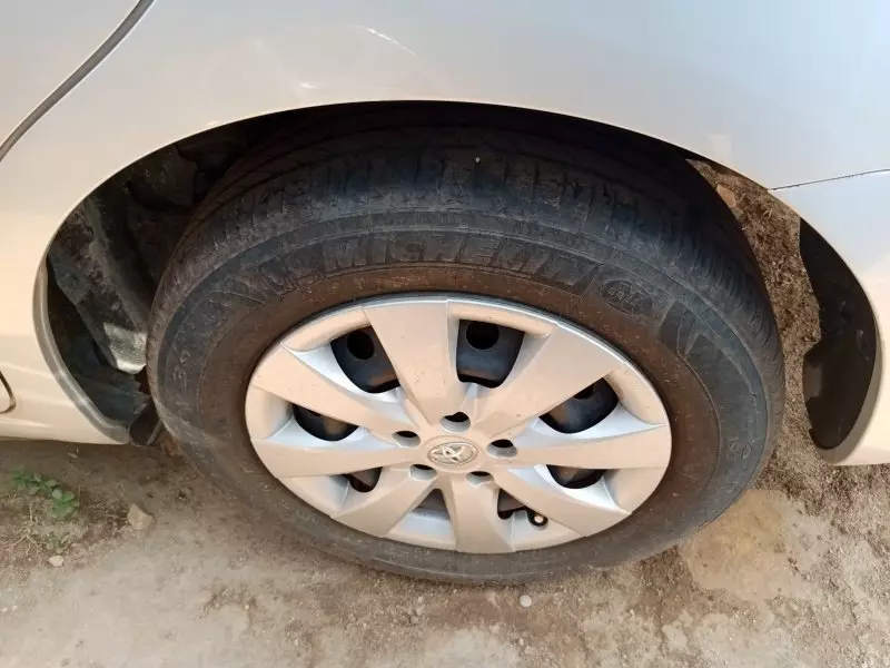 Toyota Premio    - 2012