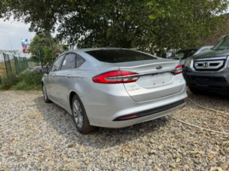 Ford Fusion   - 2017
