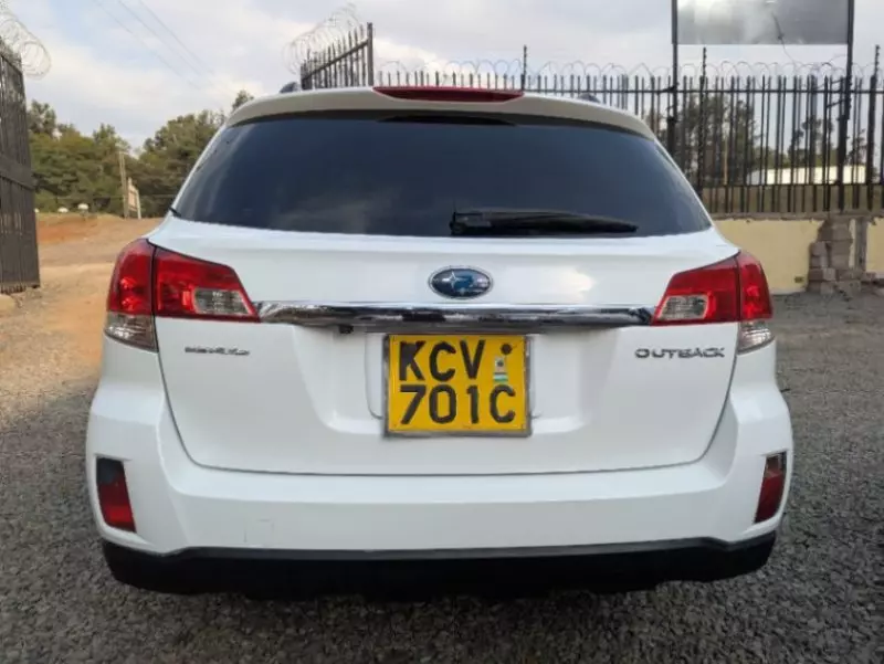 Subaru Outback   - 2012