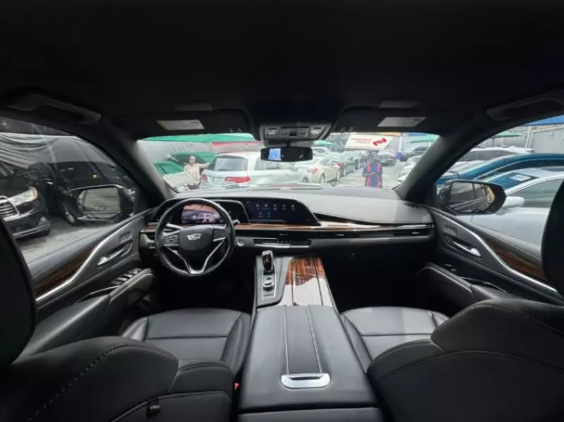 Cadillac Escalade   - 2023