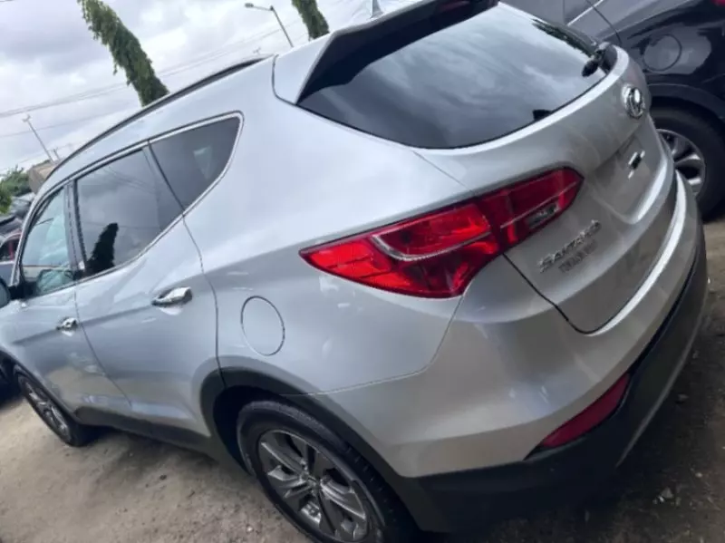 Hyundai Santa Fe   - 2014