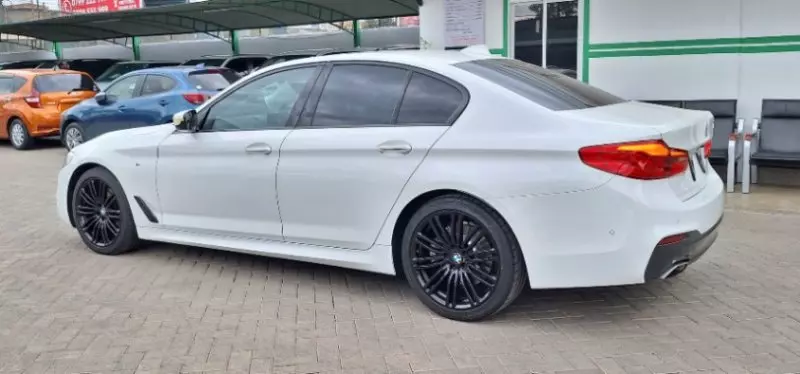 BMW 523I   - 2018