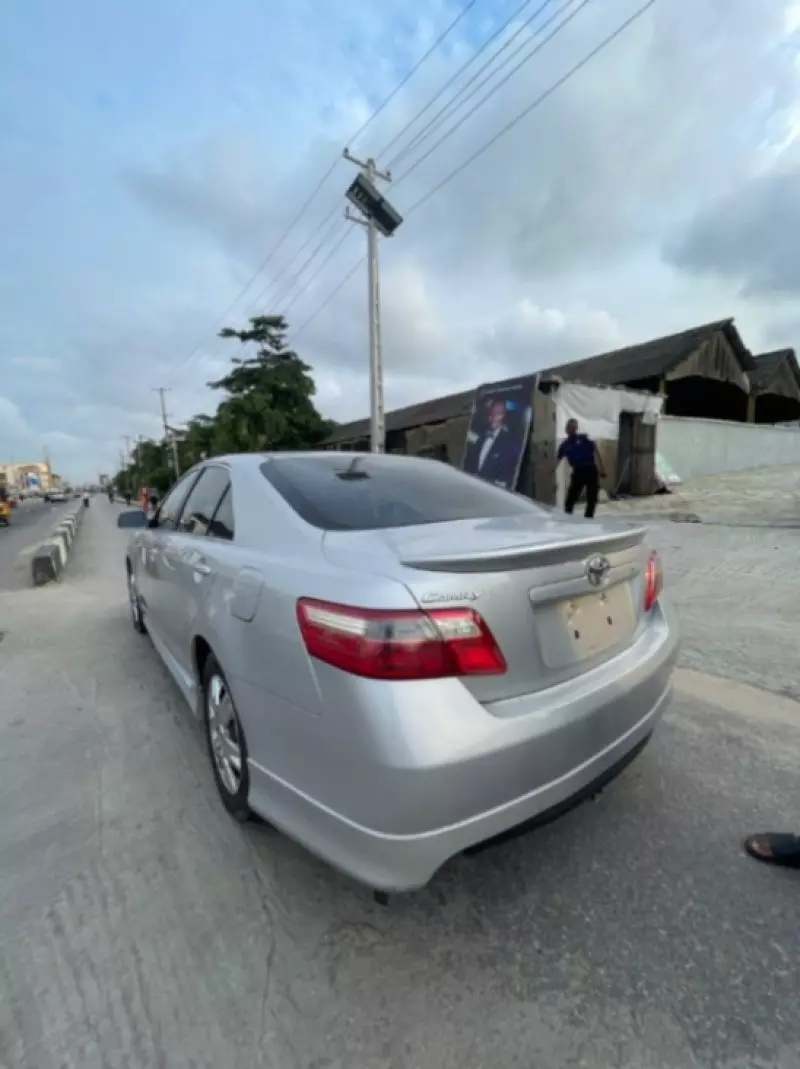 Toyota Camry   - 2007