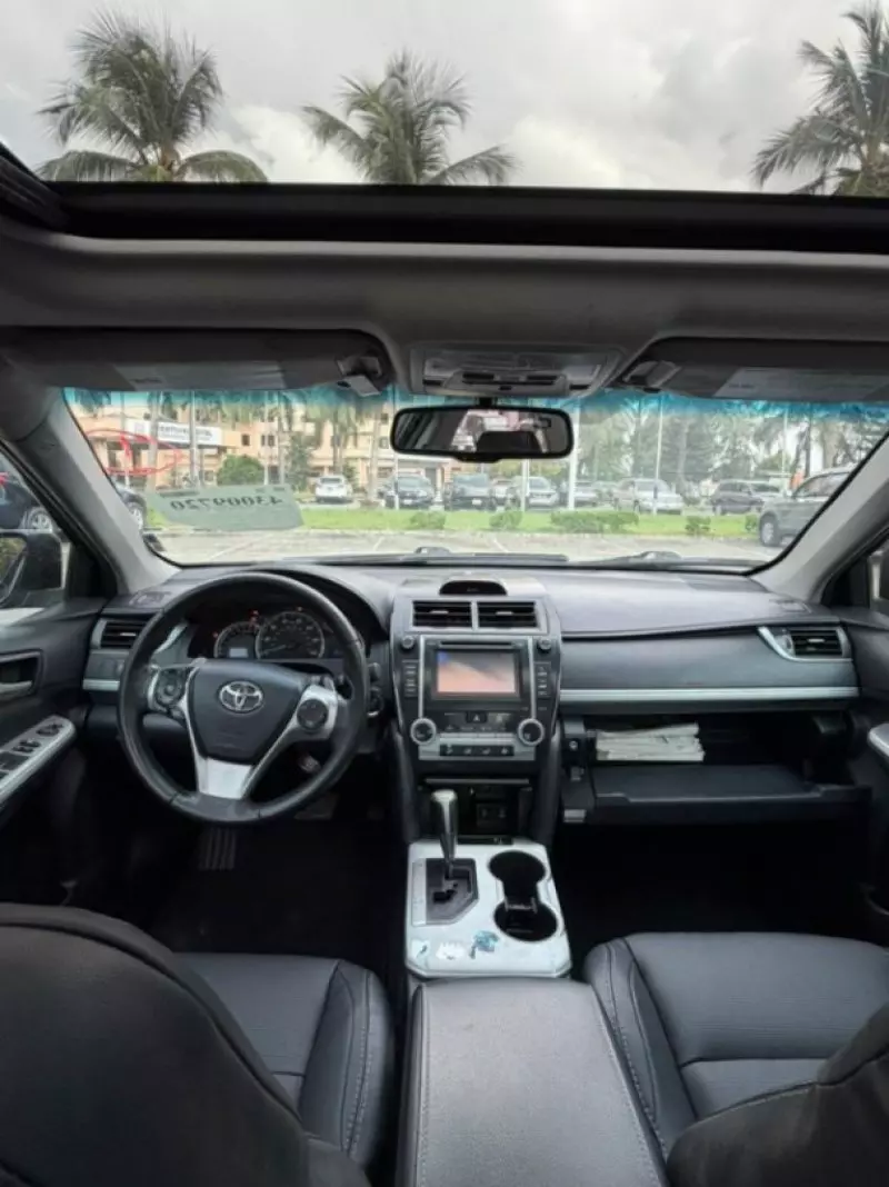 Toyota Camry   - 2012