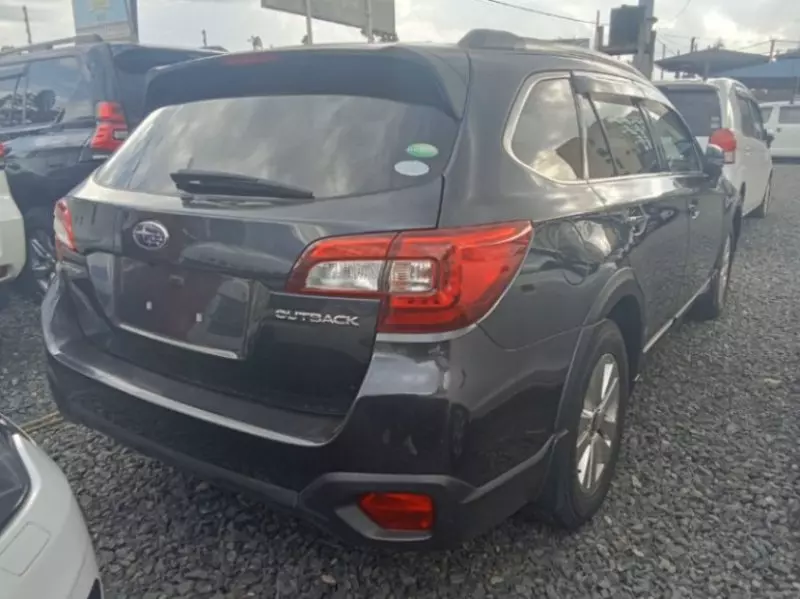 Subaru Outback   - 2018