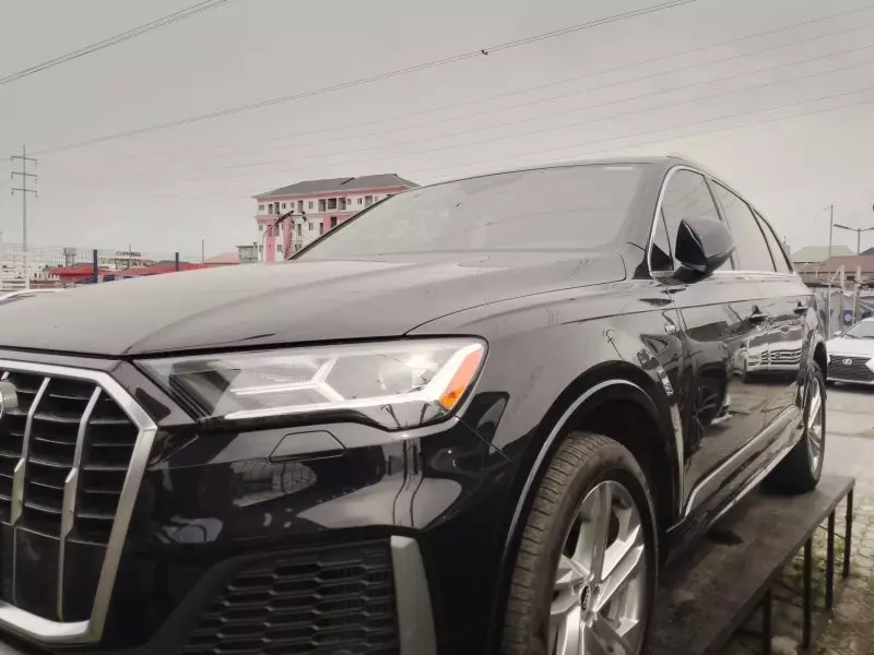 Audi Q7   - 2021