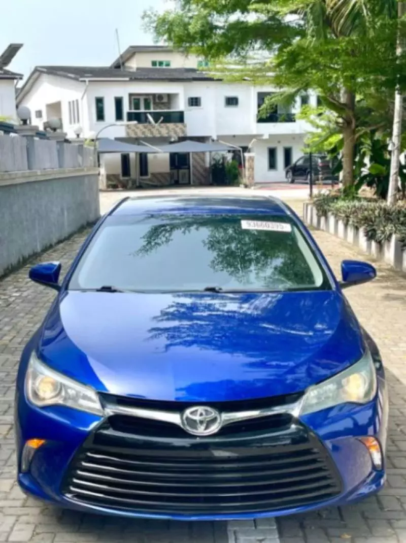 Toyota Camry   - 2016