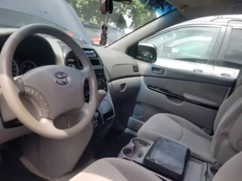 Toyota Sienna - 2006